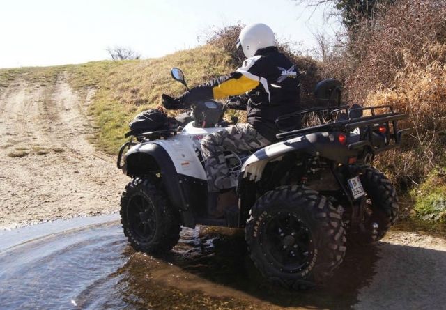 Cuatrimoto En los charcos